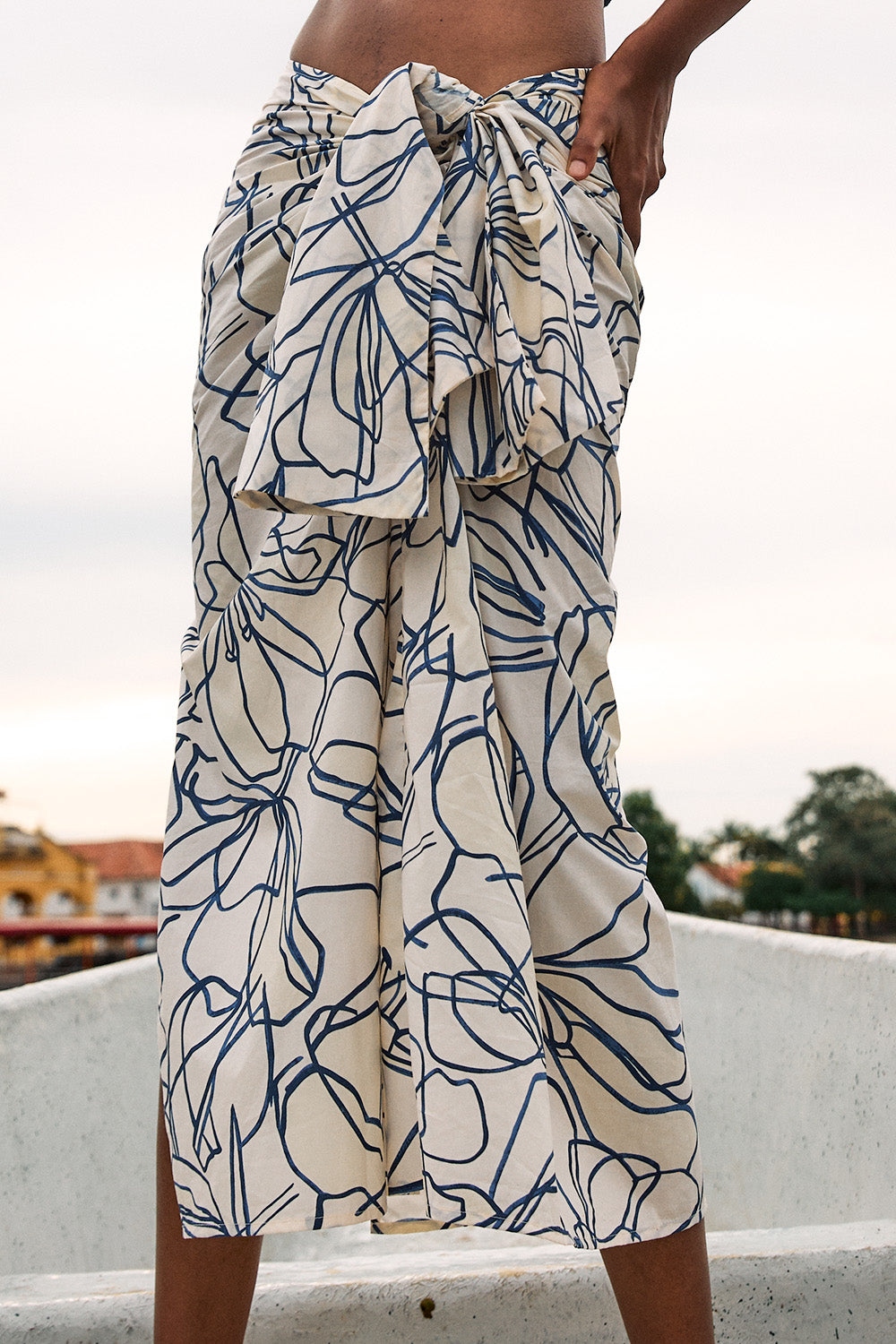 Isola Skirt Ivory Navy