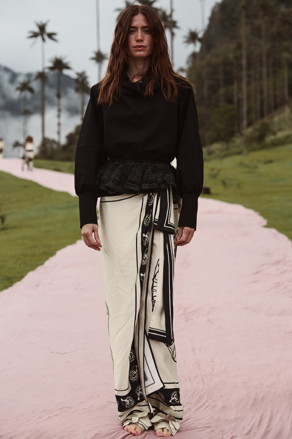 Coral Skirt Ivory Black