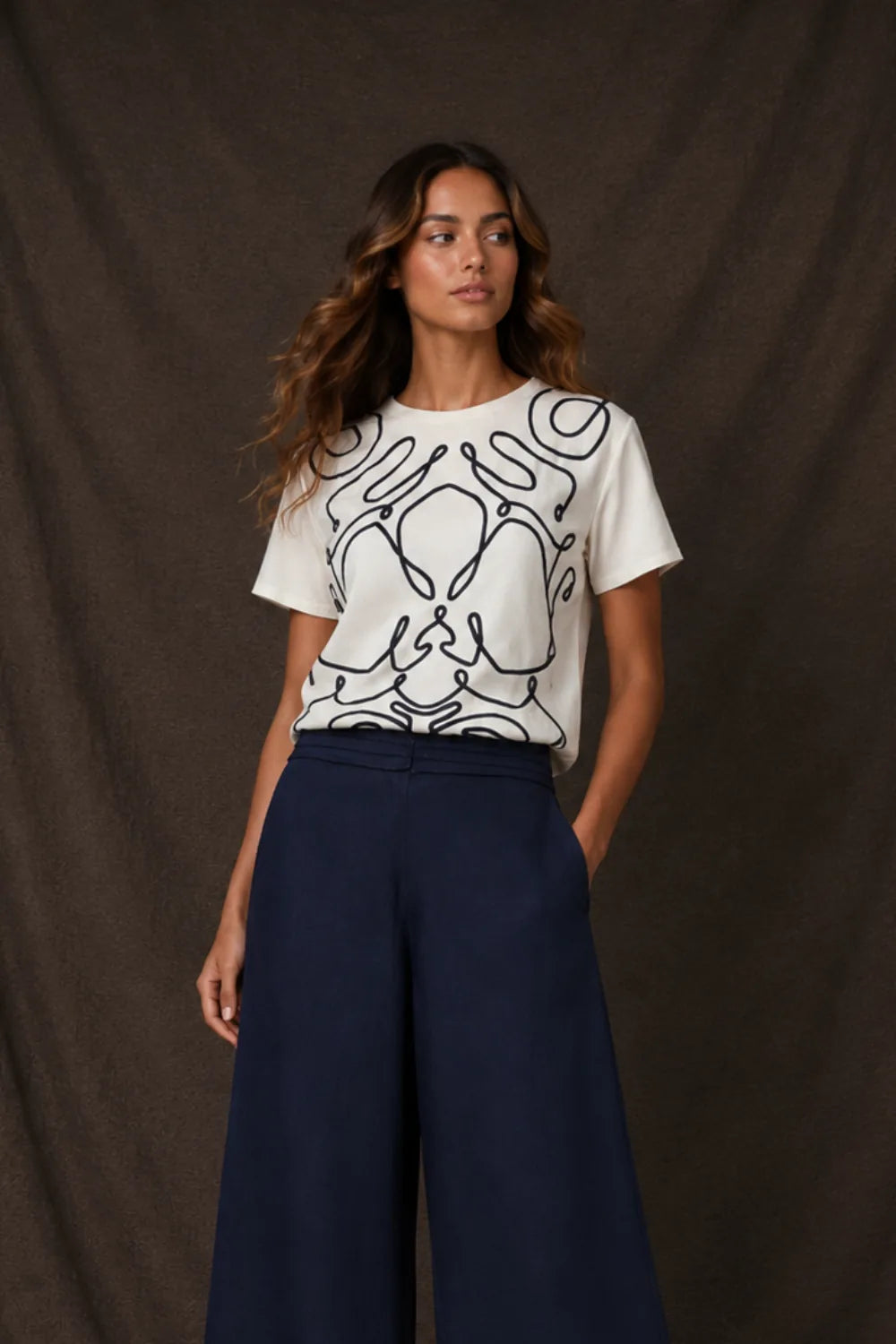 Camiseta azul del jardín interior