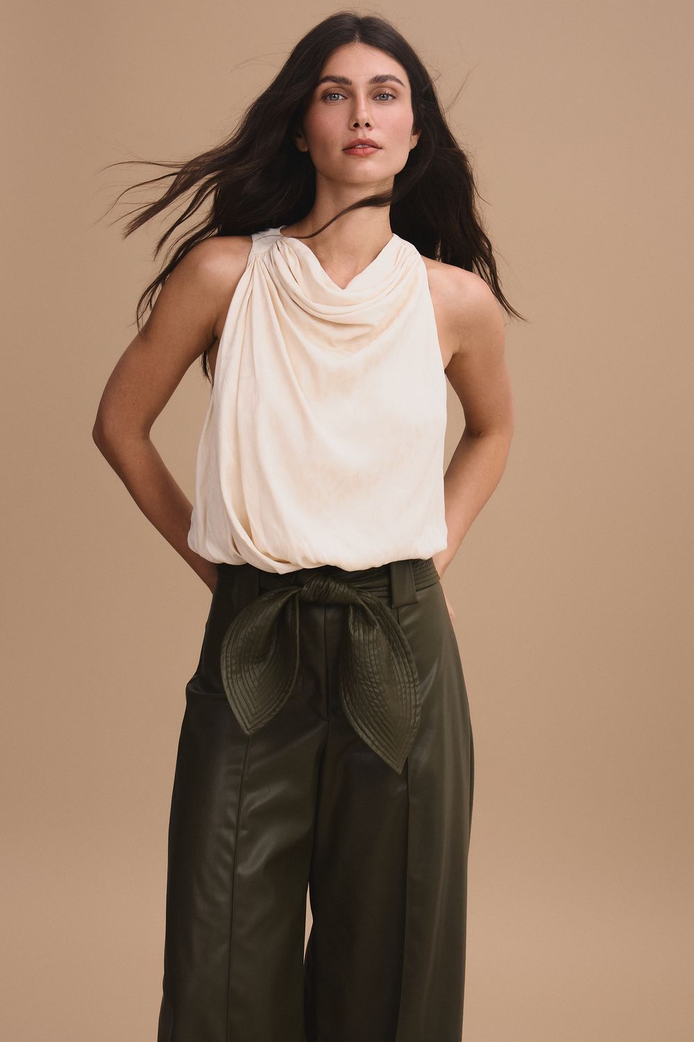 Nuevo pantalón Paulette – Piel sintética verde